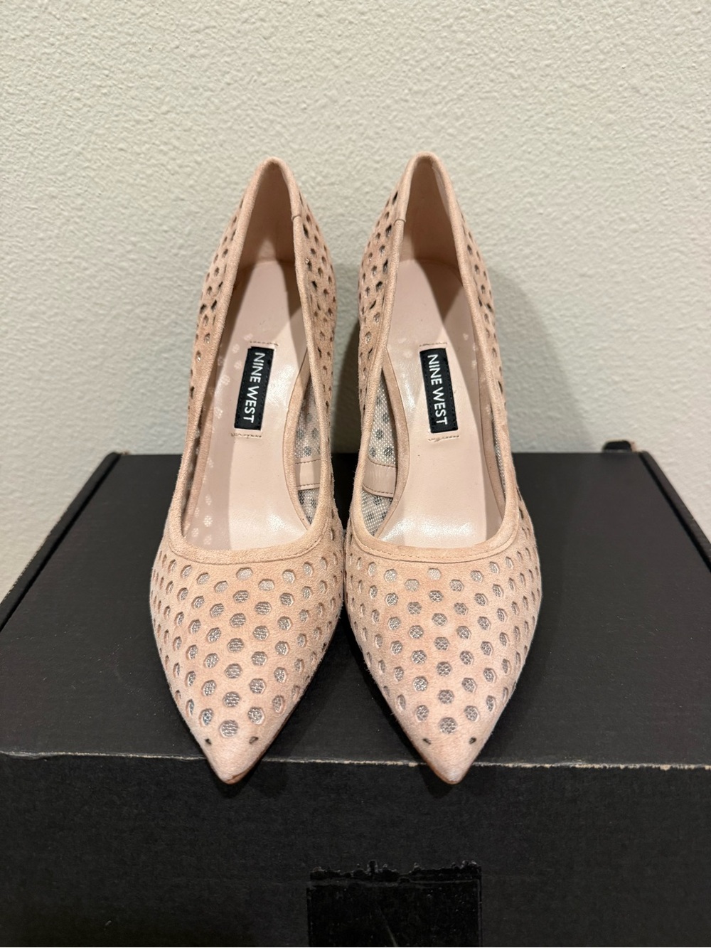 Nine West Blush Perforated Pointed-Toe Pumps US 5.5